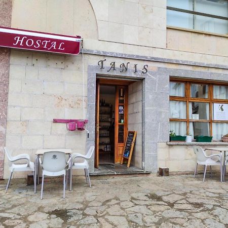 Hostal Restaurante Tanis Riaño Exterior foto